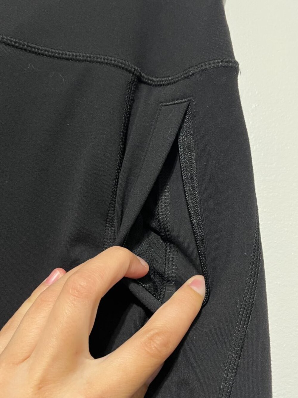 Duluth Womens NoGA Namastash Slim Leg Pants XSX31 Black Athletic Cargo Outdoor - Picture 4 of 8